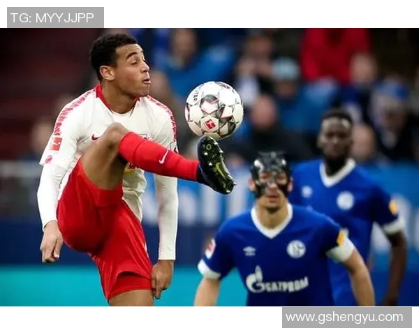 沙尔克04主场大胜莱比锡，保级前景一线希望增大